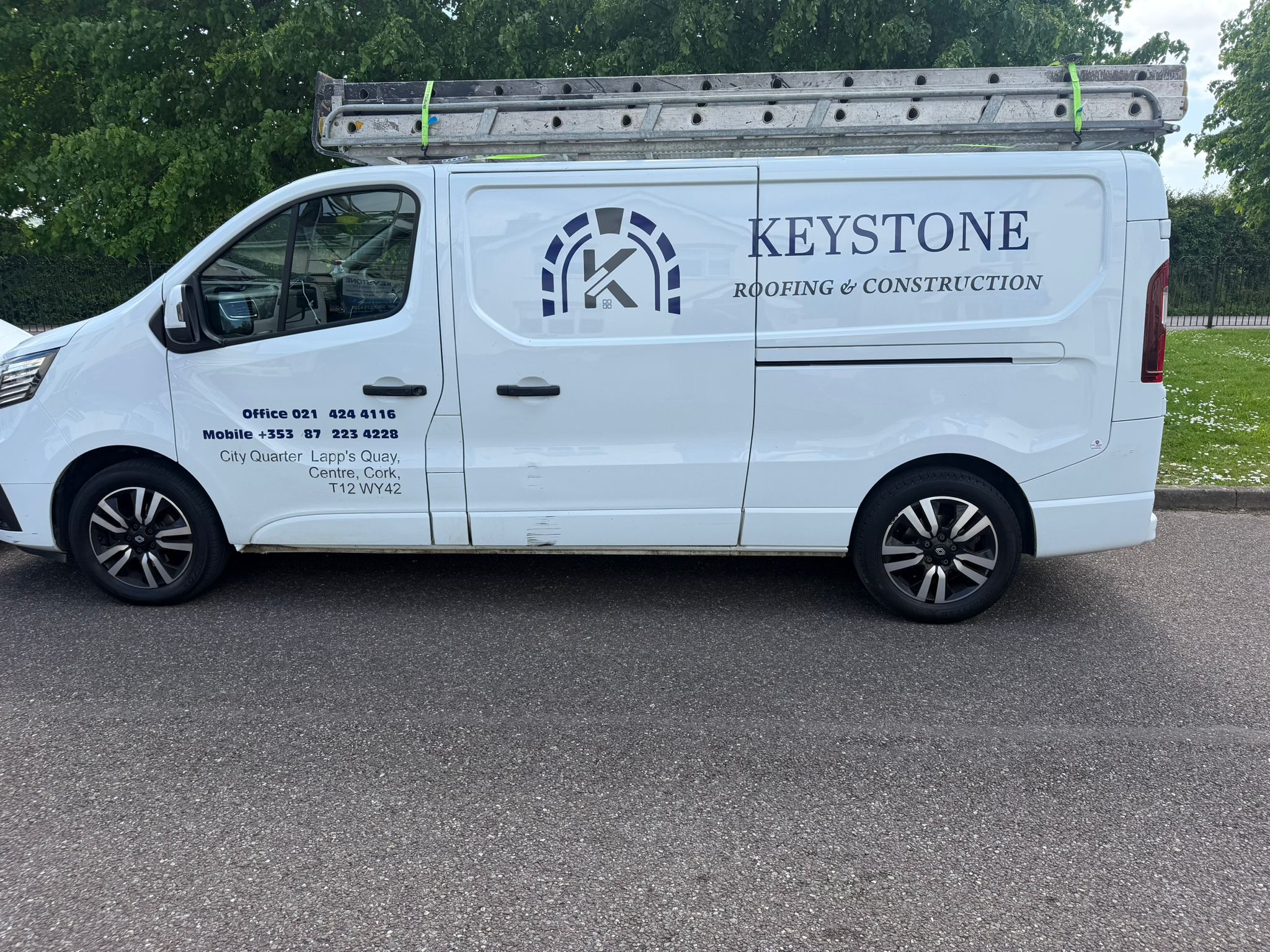 keystone roofing cork van with ladders - Dachdecker Zürich Zürich